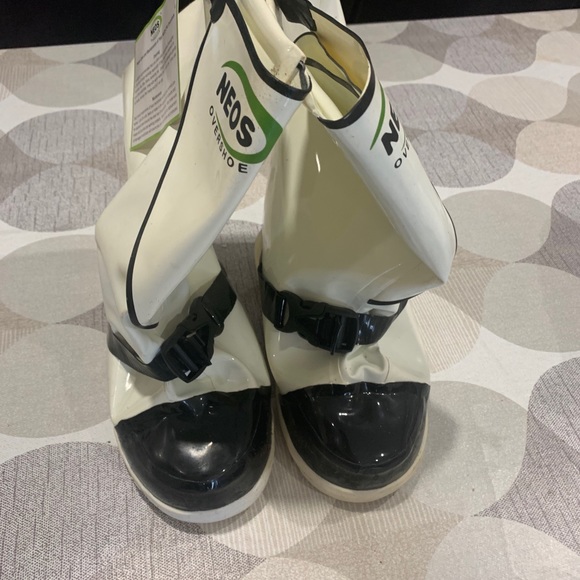 NEOS Overshoe. Steel toe 🥾❄️size med unisex see picutre for size - Picture 2 of 7